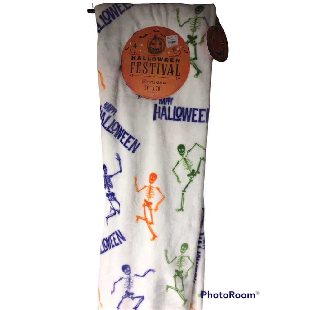 Skelton White Throw Blanket‎ Happy Halloween Festival NEW With Tag Soft 50”x70” - Picture 2 of 6